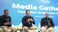 Direktur Komersial dan Pelayanan ASDP Indonesia Ferry M. Yusuf Hadi&nbsp;dalam Media Gathering Angkutan Lebaran ASDP 2024, di Kantor ASDP, Jakarta, Rabu (3/4/2024). (Dok ASDP)