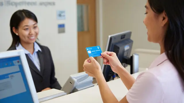 Cara Klaim Asuransi Kesehatan Sistem Cashless (Foto: Reve Art AI)