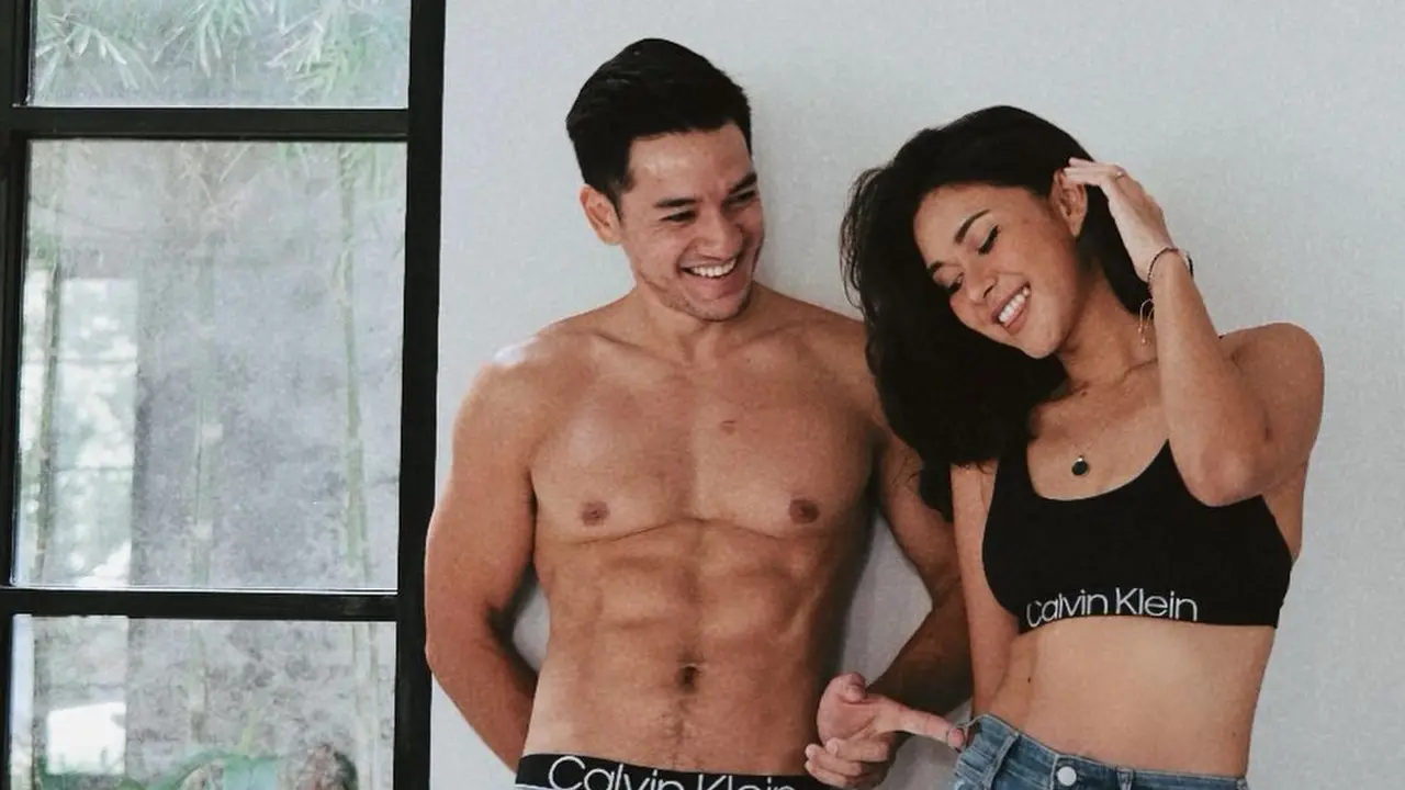[Fimela] Nana Mirdad dan Andrew White