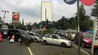 Kondisi lalu lintas di Jalan Raya Puncak Bogor hari ini. (Liputan6.com/Achmad Sudarno)