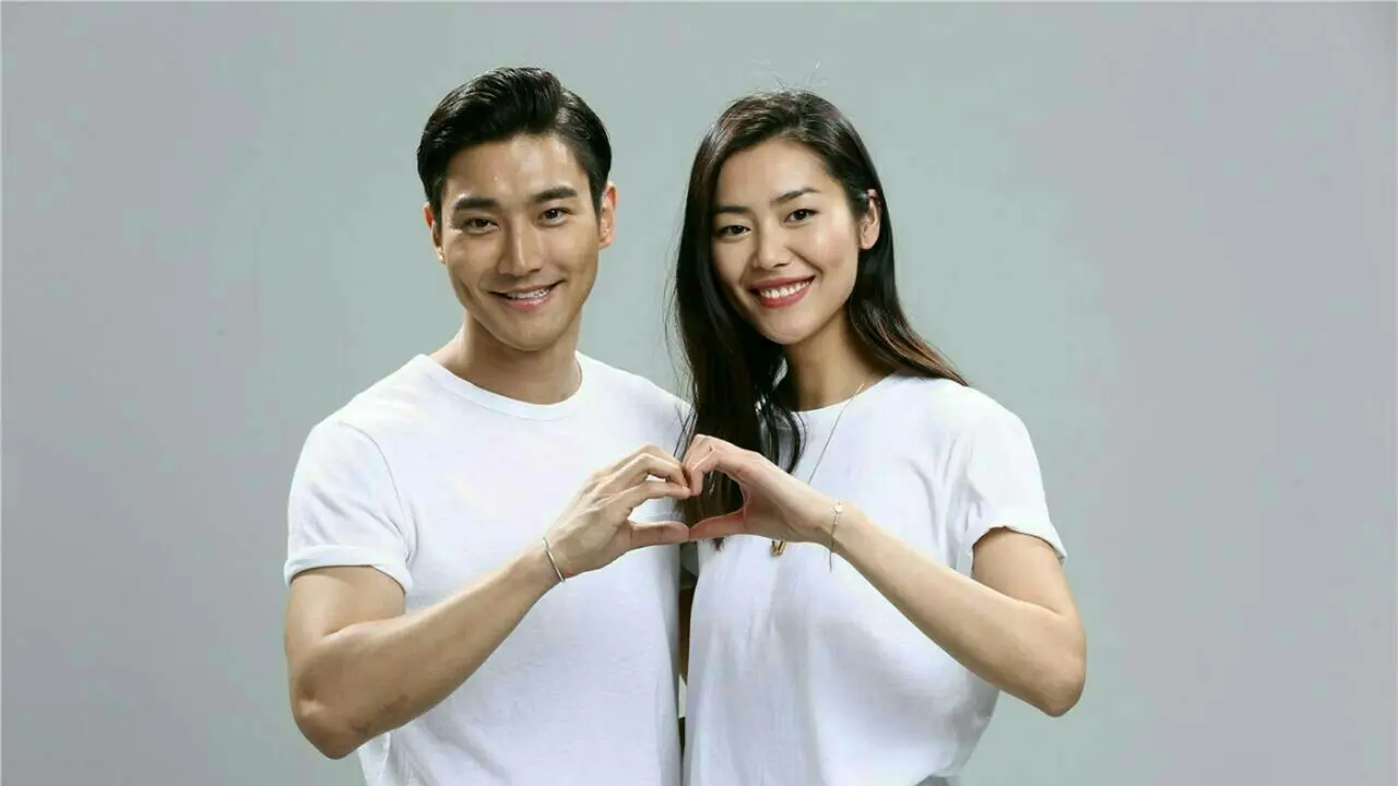 Siwon SUJU dan Liu Wen Tunjukkan Rona Bahagia Pengantin Baru