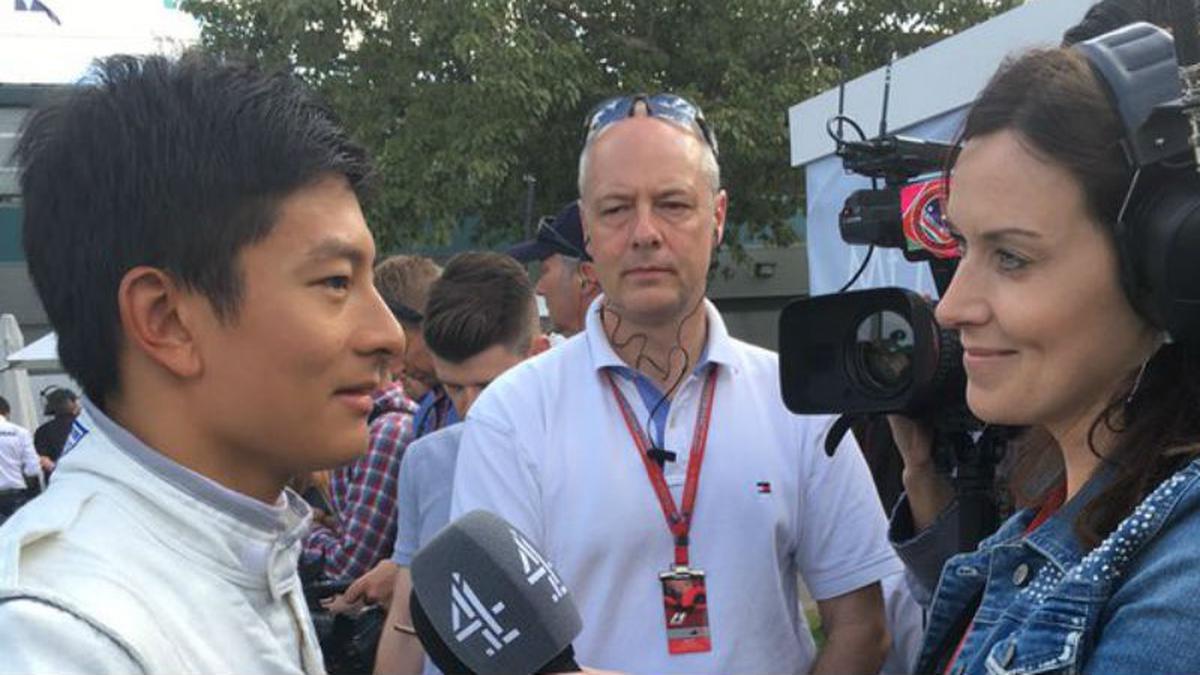 Sedih Debutnya di F1 Berakhir Cepat, Rio Haryanto Tetap Tersenyum
