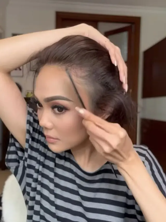 Rina Nose makeup ala Krisdayanti (Instagram/rinanose16)