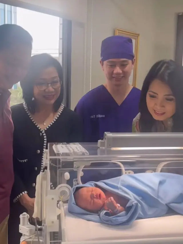 Potret Avery Victoria Sukamuljo bersama keluarga (Sumber: Instagram/liliana_tanoesoedibjo dan Instagram/hary.tanoesoedibjo)