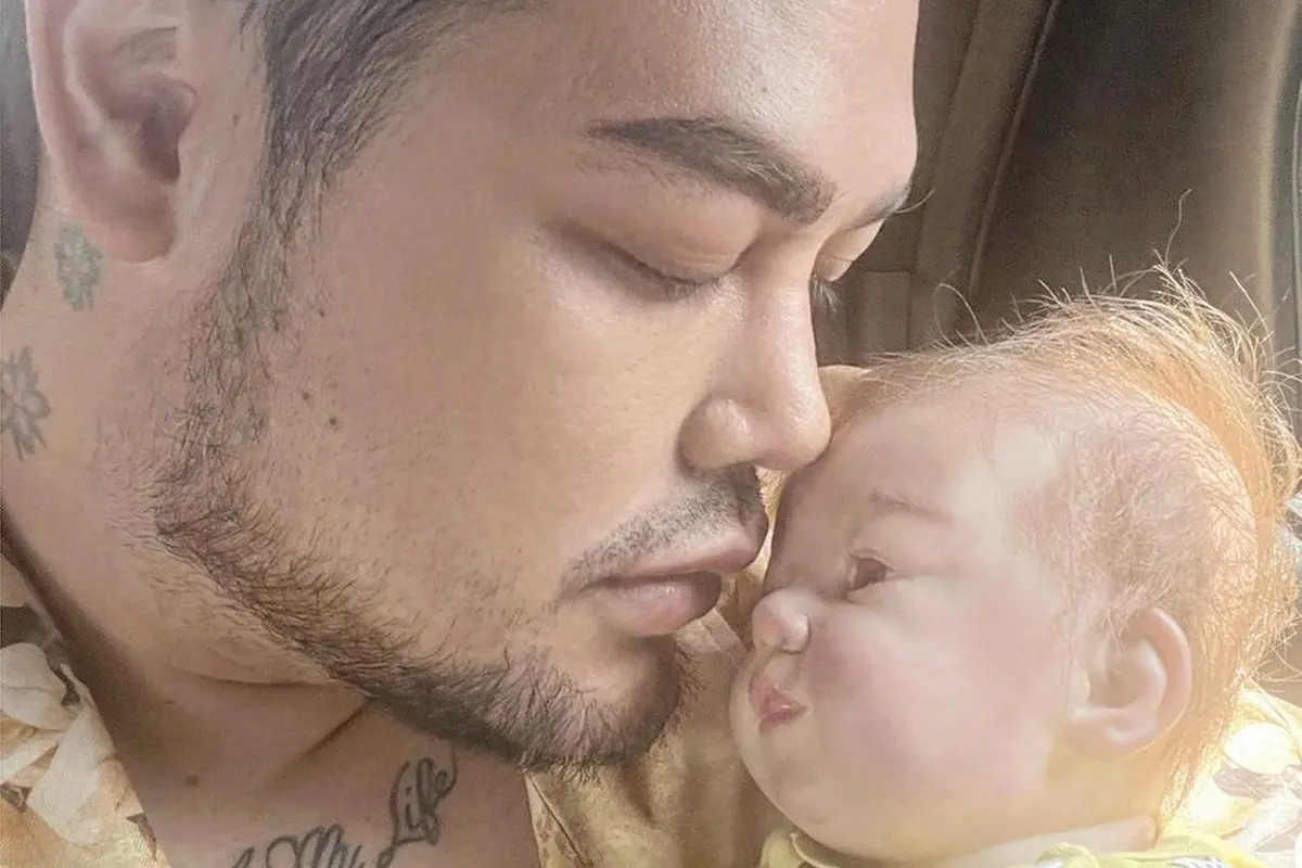 8 Momen Ivan Gunawan saat Asuh 'Sang Anak' Miracle Putra, Jadi Sorotan