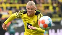 Erling Haaland menjatuhkan pilihannya untuk melanjutkan karier di Liga Inggris bersama Manchester City. Diketahui, ia pindah ke Etihad Stadium dengan nilai transfer sebesar 60 juta euro. Hal tersebut membuat Borussia Dortmund mendapatkan untung sebesar 40 juta euro. Selain dirinya, berikut ini sederet transfer termahal dari klub Bundesliga saat didatangkan ke Liga Inggris. (AFP/Ina Fassbender)