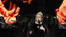 Ibu satu anak ini mendapat pujian dari publik yang menyaksikan penampilannya. Tak sedikit yang menghubungkannya dengan penampilan Adele pada Grammy Awards 2016 lalu. (AFP/Bintang.com)