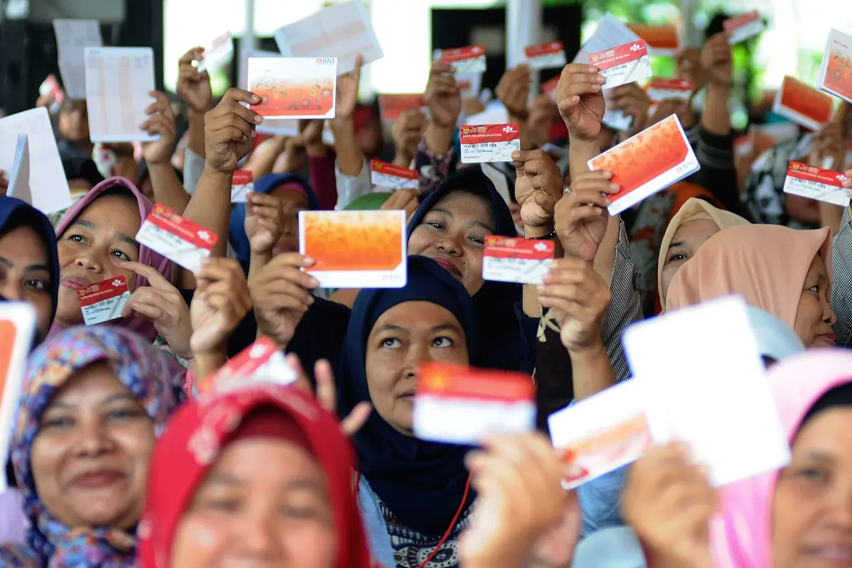 Antusiasme Warga Depok Terima Bantuan Sosial PKH