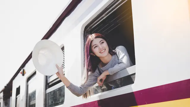 Ilustrasi Liburan naik kereta api