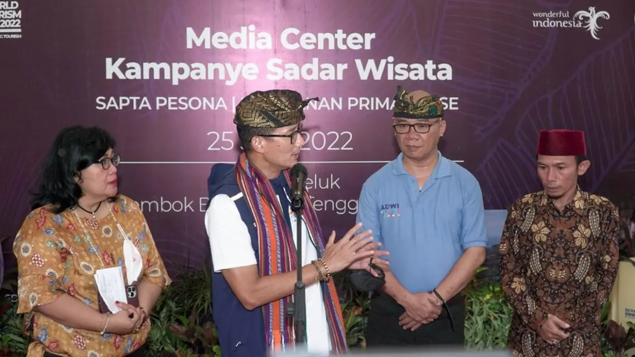 Menparekraf Sandiaga Uno menghadiri kegiatan sosialisasi sadar wisata dalam rangkaian kunjungan kerjanya di Lombok, Nusa Tenggara Barat, Sabtu (25/6/2022) lalu.