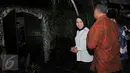 Deputi Gubernur bidang Kebudayaan dan Pariwisata di Pemprov DKI Jakarta, Sylviana Murni saat tiba di kediaman SBY di Cikeas, Jawa Barat, Jumat (23/9). Koalisi Poros Cikeas resmi mengusung Sylviana sebagai Balon Wagub (Liputan6.com/Gempur M Surya)