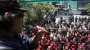 Buruh menuntut agar pemerintah memberikan pelayanan jaminan kesehatan secara gratis. Sebagaimana dijanjikan oleh Presiden Terpilih Joko Widodo melalui Kartu Indonesia Sehat, Jakarta, Rabu (17/9/2014) (Liputan6.com/Faizal Fanani)
