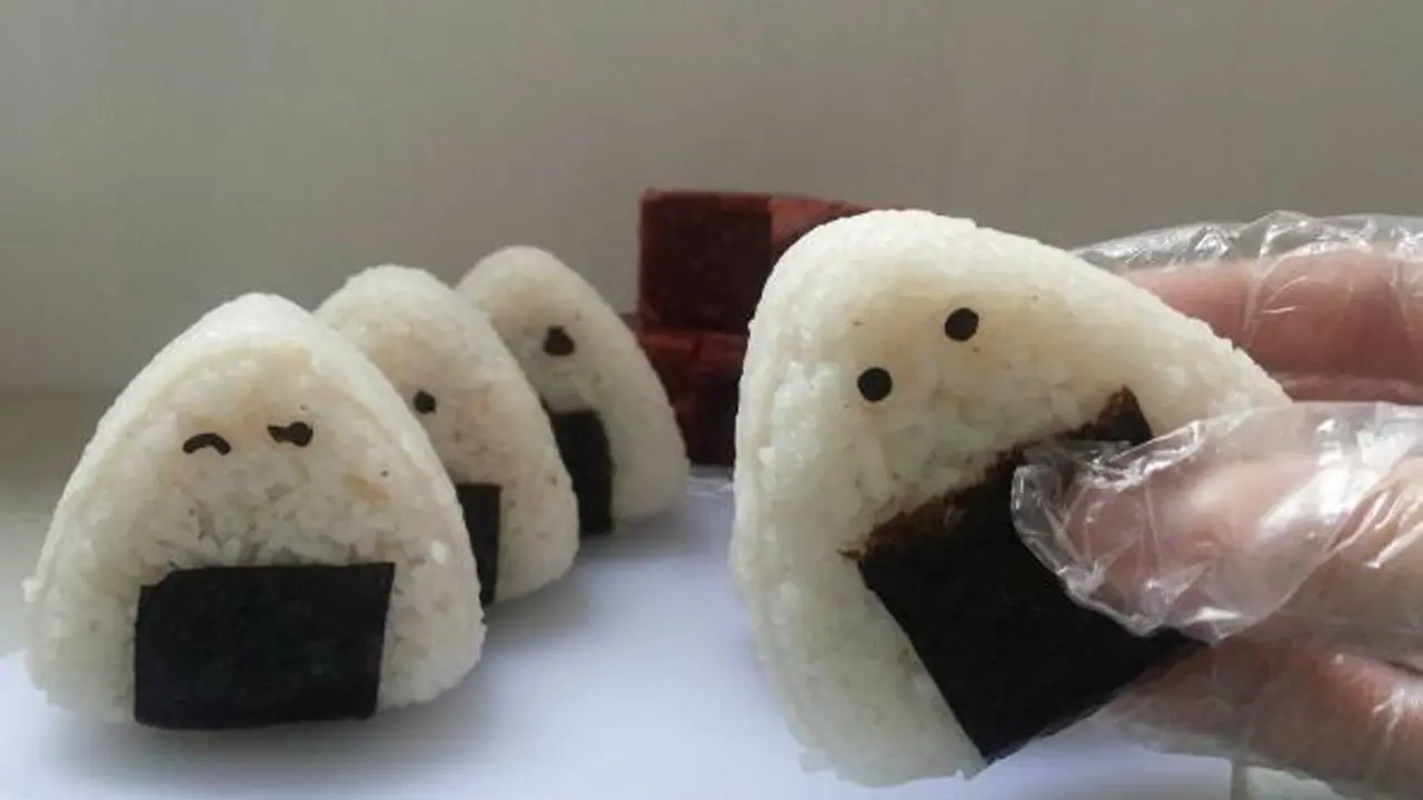 Pecinta Jepang, Ini 6 Onigiri Lucu Wajib Icip!