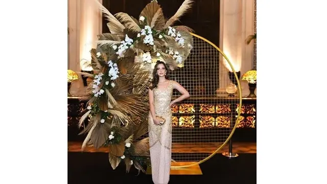 7 Momen Nia Ramadhani saat Dinobatkan jadi Influencer Terbaik, Tampil Memukau