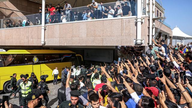 Foto: Ronaldo Dapat Sambutan Luar Biasa saat Tiba di Tehran, Dikasih Karpet Permadani Persia