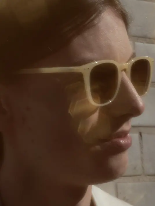 Izipizi Spicy Clove memiliki warna yang kaya, hangat, dan bersemangat. Foto: Document/Izipizi.