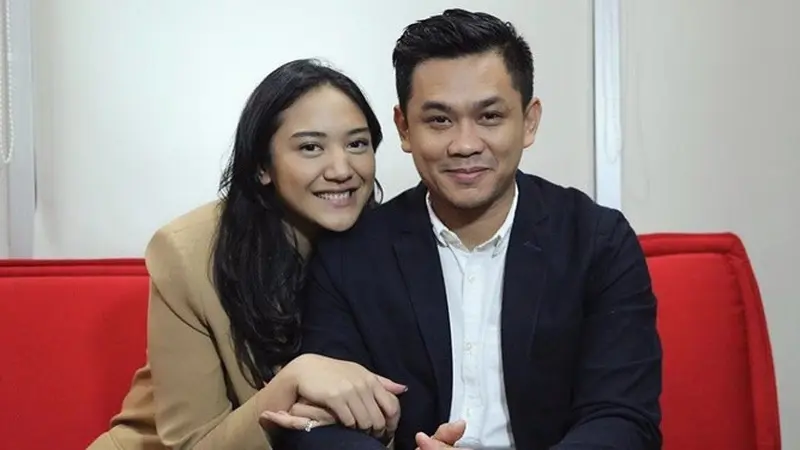 Jadi Staf Khusus Presiden, Ini 7 Gaya Pacaran Putri Tanjung dan Kekasihnya