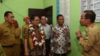 Anggota Komisi X DPR RI, Mujib Rohmat seusai mengunjungi sejumlah sekolah di Kota Palu, Sulawesi Tengah.