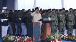Presiden Republik Indonesia, Prabowo Subianto menghadiri kegiatan Presidential Inspection yang digelar di atas KRI dr Radjiman Wedyodiningrat-992 di Teluk Jakarta, Kamis (2/10/2025). (Foto: Istimewa)