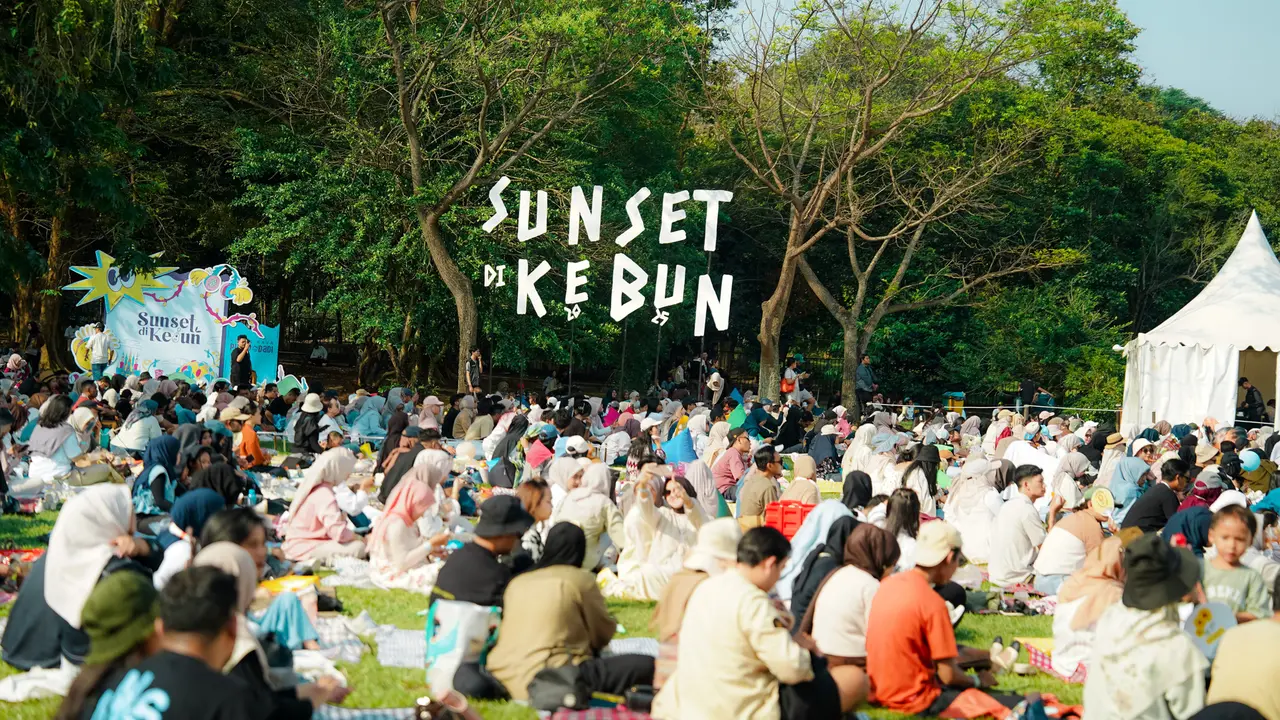 Sunset di Kebun 2025