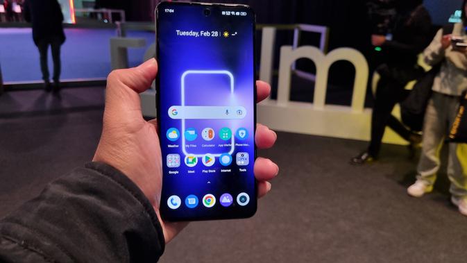 Realme meluncurkan smartphone terbarunya, Realme GT3 di ajang Mobile World Congress/ MWC 2023, di Barcelona, Spanyol. (/ Agustinus Mario Damar).
