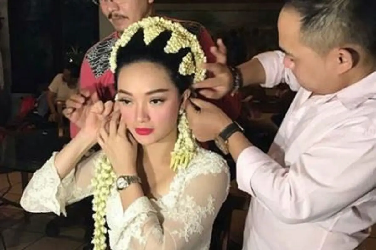 [Bintang] Zaskia Gotik