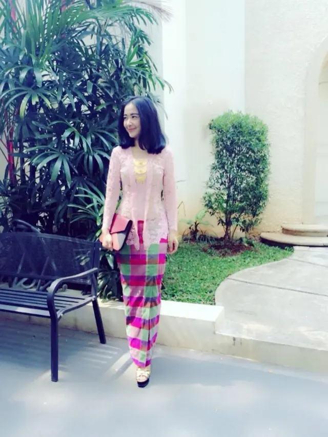 7 Potret Rumah Mewah Uut Permatasari, Elegan Bernuansa Putih