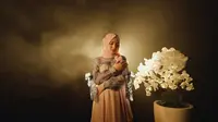 5 Potret Terbaru Nissa Sabyan Pakai Gamis Ini Jadi Sorotan, Tampil Beda