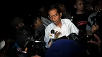 Meski demikian, Jokowi tak lantas menghindar, justru malah meladeni beberapa pertanyaaan wartawan seputar pencalonannya (Liputan6.com/Johan Tallo)