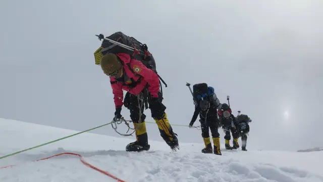 Deedee dan Hilda, dua srikandi penakluk gunung- gunung tertinggi dunia. (Foto: Dok. Dian Indah Carolina)