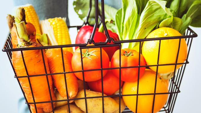 Makanan Yang Harus Dikonsumsi Untuk Hilangkan Jerawat