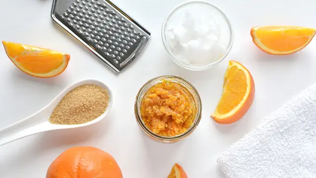 Tips Merawat Bibir yang Sering Tertutup Masker di Masa New Normal