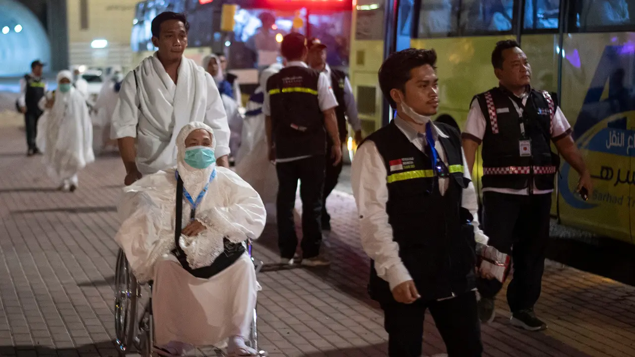 Jemaah akan langsung berihram dan berniat haji sejak dari hotel mereka masing-masing sebelum diberangkatkan ke Arafah, maka dengan begitu, maka praktis larangan-larangan ihram berlaku hingga para jemaah tersebut melakukan tahalul.