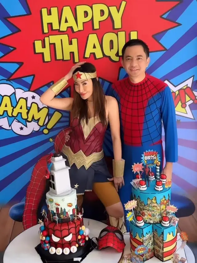 6 Gaya Kece Ayu Dewi dan Regi Datau Cosplay Superhero Rayakan Ulang Tahun ke-4 Anak Bungsu