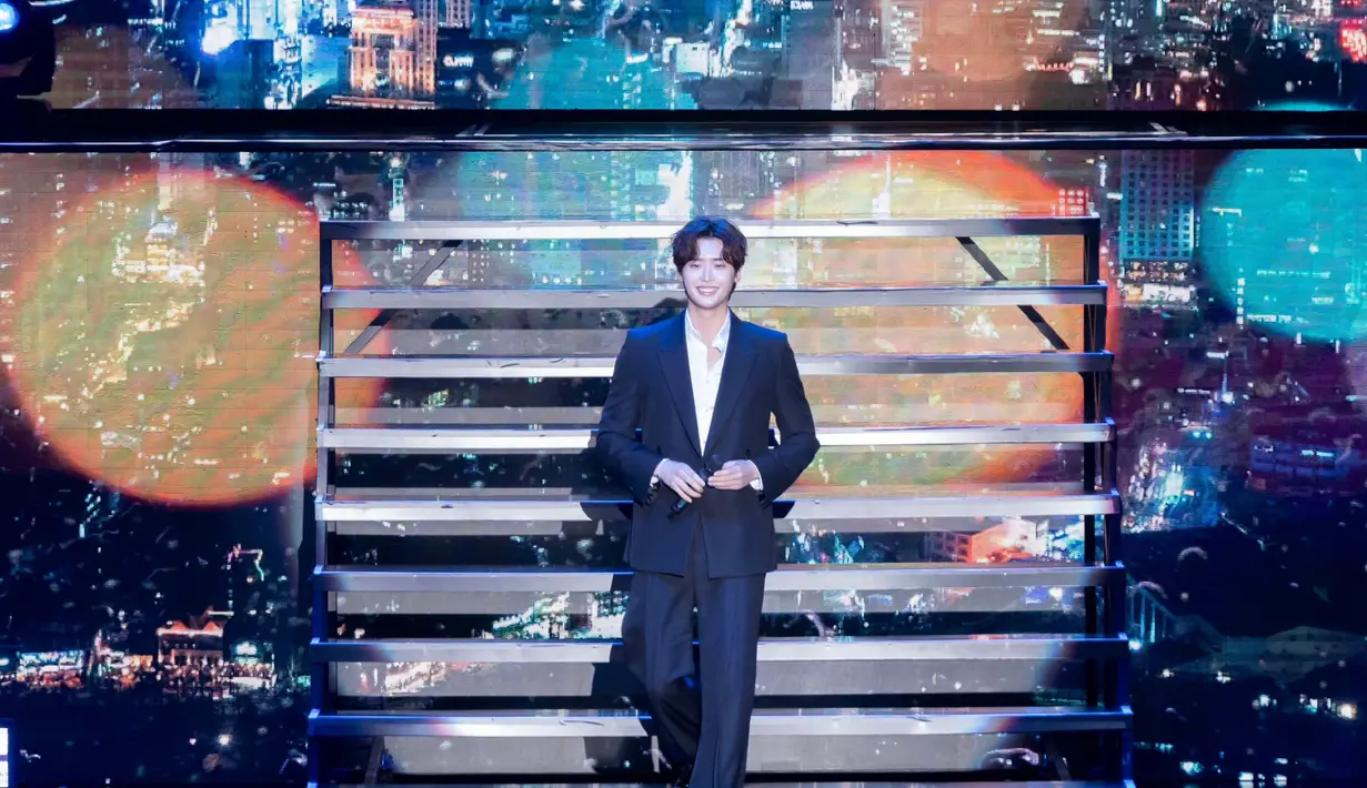 Lee Jong Suk menyampaikan kesannya setelah kembali ke Jakarta untuk menggelar fan meeting kedua kalinya. "Berharap kita semua dapat tertawa dan merangkai kenangan indah bersama," ucapnya. (Foto: Applewood)