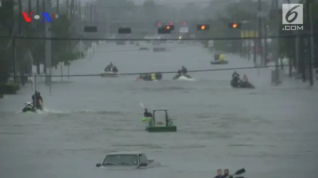 Bencana banjir besar melanda kota Houston di AS, setelah badai Harvey menghantam negara bagian Texas dengan kecepatan 200 kilometer per jam 