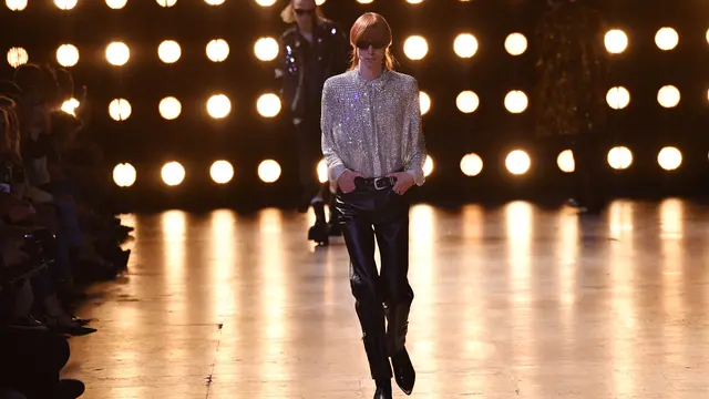 Pakaian Pria Kembali Bergeliat di Catwalk Paris Fashion Week