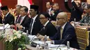 Menteri Luar NegeriRepublik Indonesia, Retno Marsudi (kedua kanan)saat pertemuan bilateral dengan Menteri Luar Negeri Arab Saudi, Adel bin Al-Jubeir di Jakarta, Selasa (23/10). Pertemuan membahas isu strategis. (Liputan6.com/Helmi Fithriansyah)