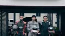 "Kalau drag race udah biasa sejak di Aceh dan Medan. Jadi ini baru perdana banget balapan di sirkuit. Alhamdulillah nggak sangka banget bisa dapat juara 2 pertama di sirkuit," ujar Teuku Ryan usai balapan. [Instagram/teukuryantr]