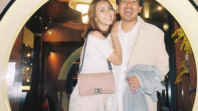 6 Momen Clairine Clay dan Joshua Herman Pakai Baju Senada, Selalu Kompak (sumber: Instagram/clairineclay)