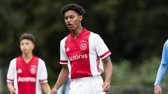 Penyerang Akademi Ajax keturunan Indonesia, Noah Gesser.