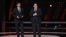 Managing Director Emtek, Sutanto Hartono menerima apresiasi sebagai Official Broadcaster PSSI Awards untuk Emtek di Studio 6 Emtek City, Jakarta Barat, pada Sabtu (28/3/2026) malam WIB. (Bola.com/Bagaskara Lazuardi)