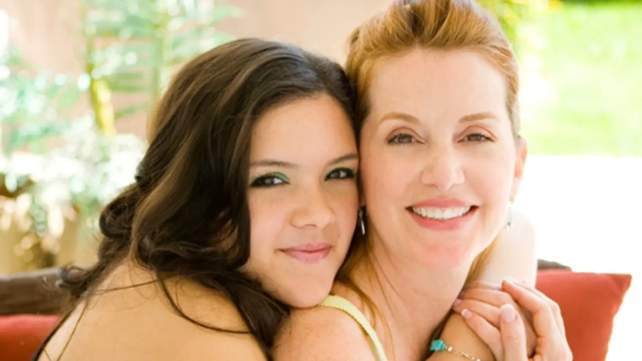(c) Shutterstock