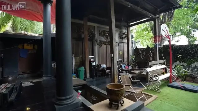 10 Potret Rumah Baru El Rumi, Berkonsep Klasik Penuh Ornamen Kayu