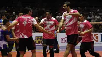 Tim putra Jakarta Pertamina Energi memenangi pertandingan kedua kontra Jakarta Elektrik PLN, di GOR Tri Dharma, Gresik, Minggu (5/3/2017). (Bola.com/Fahrizal Arnas)