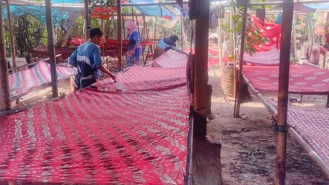 Transformasi Zialova Batik sebagai Produsen Fashion Lokal Favorit di Pekalongan Berkat KUR BRI