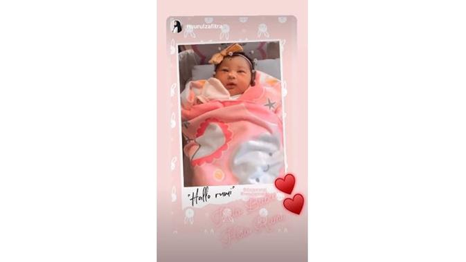 6 Potret Baby Rumi, Buah Hati Dian Pelangi yang Baru Lahir (sumber: Instagram.com/dianpelangi)