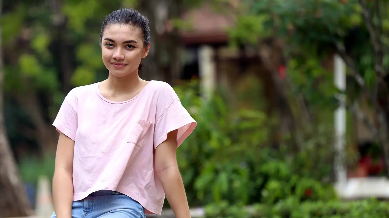 [Bintang] Angela Gilsha