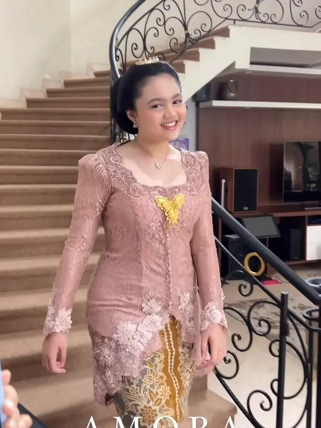 6 Potret Amora Lemos Anak Kris Dayanti Tampil di Acara HUT ke-57 ASEAN, Anggun Kenakan Kebaya