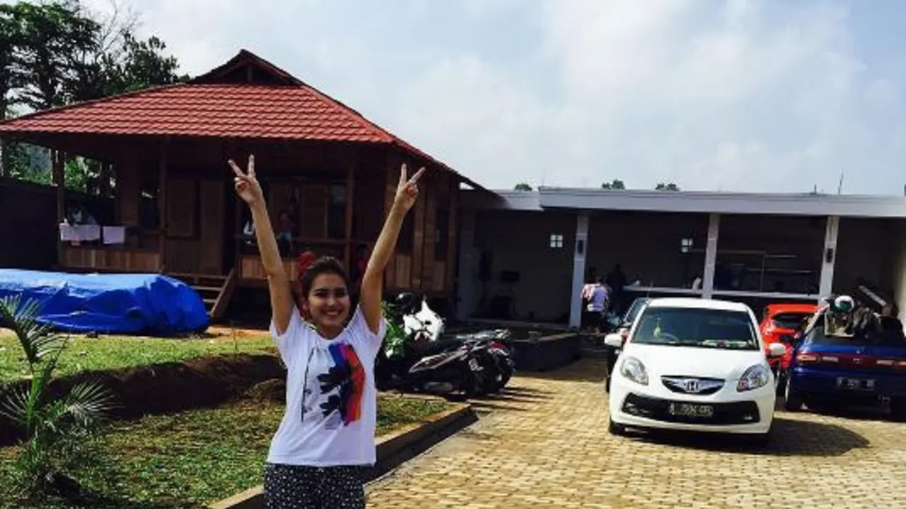 [Bintang] Ayu Ting Ting